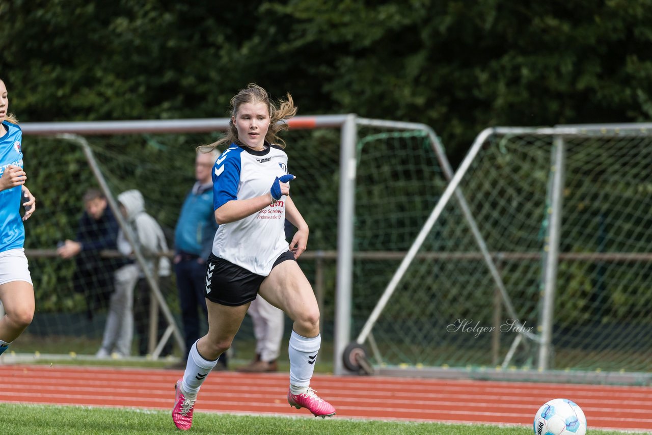 Bild 110 - wBJ VfL Pinneberg - Germania Schnelsen : Ergebnis: 15:1